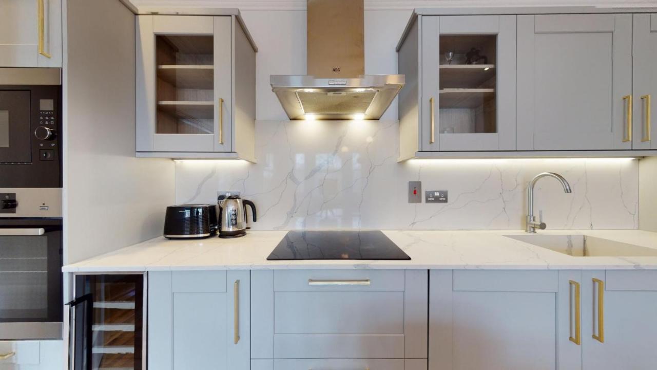דירות לונדון Royal Kensington In Cromwell Road מראה חיצוני תמונה
